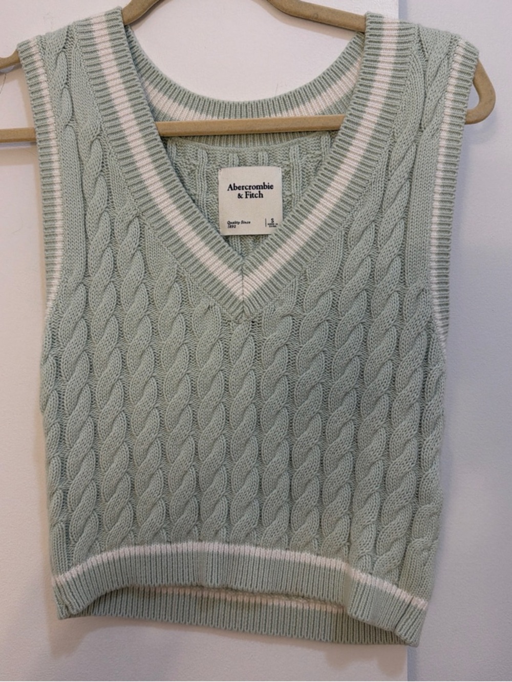 Abercrombie & Fitch Mint Green Cable Knit V-Neck Sweater Vest